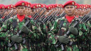 Indonesian special army force (KOPASSUS) listens to speech by Indonesian President Yudhoyono in Jakarta